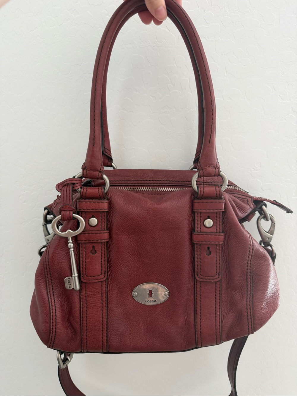 Fossil Women's Wine Red Leather Satchel with Key Charm - Picture 2 of 10